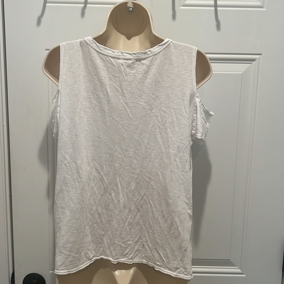 EUC! Cold Shoulder Tee - Picture 7 of 9